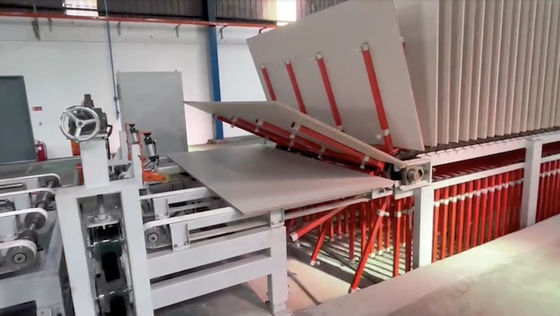 एमडीएफ शॉर्ट साइकल लैमिनेशन प्लाईवुड विनिर्माण गर्म प्रेस मशीन 48FT आकार
