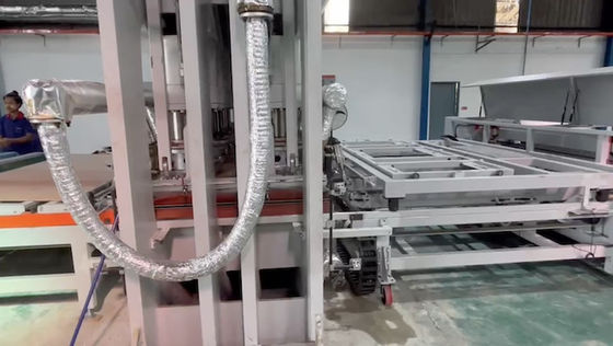4X8 लघु चक्र गर्म प्रेस मशीन प्लाईवुड मेलामाइन 1800 टन टुकड़े टुकड़े